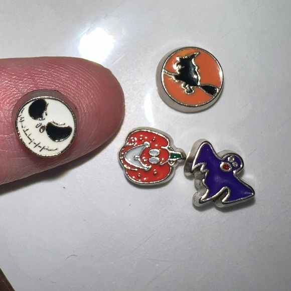 $3 HALLOWEEN FLOATING CHARM SET. NEW. $3 IF BUNDLED - Picture 2 of 16